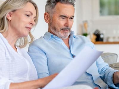 Haruskah Pasangan Berusia 50-an Beralih ke Kontribusi Roth IRA Dari 401(k)?