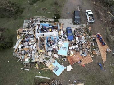 Tornado Dahsyat Melanda Tengah AS: Puluhan Tewas dan Kerusakan Parah