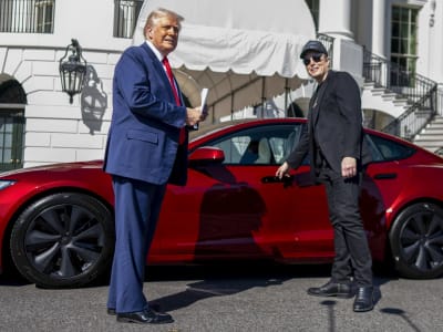 Dukungan Trump untuk Tesla: Pengaruh Politik Terhadap Penjualan dan Citra Merek