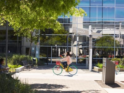 Apakah Alphabet Bisa Selamat dari Tantangan Besar Layaknya IBM?