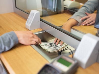 Kenapa Banyak Orang Amerika Tarik Dana Pensiun Dini di Tengah Krisis Ekonomi