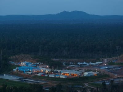 IHSG Melemah, Investor Asing Borong Saham Tambang Emas di Tengah Kenaikan Harga Emas Rekor