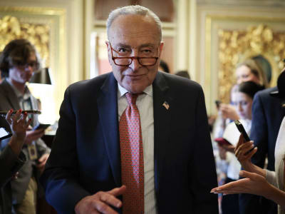 Chuck Schumer dan Senat AS Hindari Shutdown Lewat Persetujuan Anggaran Sementara
