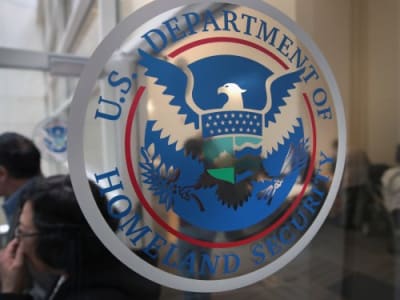 Pengadilan Perintahkan CISA Kembalikan 130 Pegawai yang Dipecat Trump