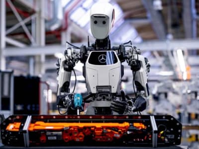 Mercedes-Benz Integrasikan Robot Humanoid dan AI untuk Efisiensi Produksi