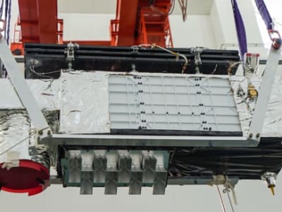 Satelit Ringan Tembus Rekor Jarak Komunikasi Kuantum Antar Benua