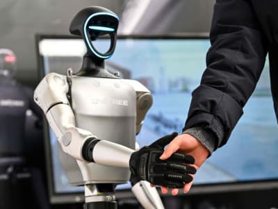 Perlombaan Memproduksi Robot Humanoid Massal Antara AS dan China