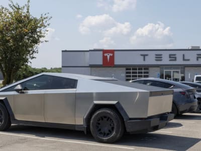 Recall Besar-besaran Cybertruck Tesla Karena Panel Bisa Lepas Saat Jalan