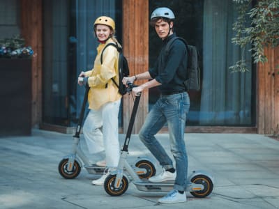 Segway Tarik Skuter Listrik Ninebot Max Karena Risiko Kecelakaan Lipat Setang