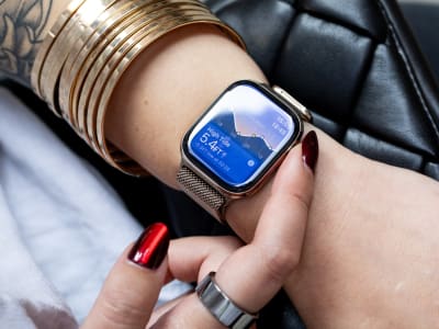 Komisi Eropa Paksa Apple Buka Fitur iOS untuk Smartwatch Pihak Ketiga