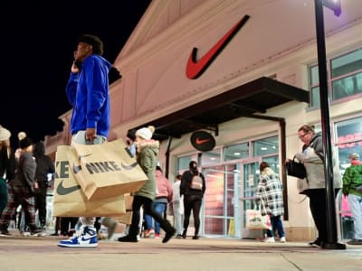 Nike Hadapi Tantangan Berat, Penjualan Turun dan Strategi Baru Diuji