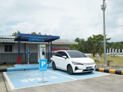 Pajak Kendaraan Bermotor Jakarta 2025: Tarif Progresif dan Kendaraan Bebas Pajak