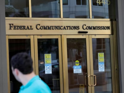 FCC Selidiki Sembilan Perusahaan China Diduga Coba Hindari Larangan AS