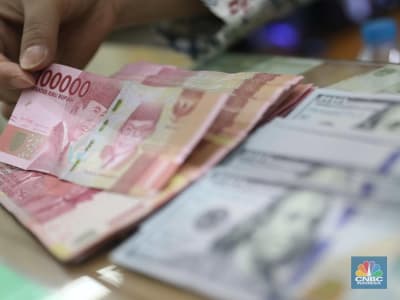 Rupiah Menguat Tipis Menunggu Keputusan Tarif Perdagangan AS oleh Trump