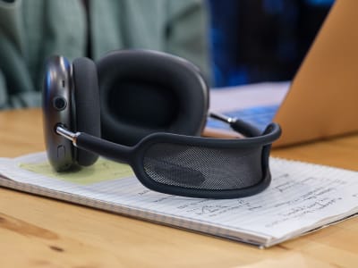 Apple Bawa Audio Lossless Berkualitas Tinggi ke AirPods Max dengan USB-C