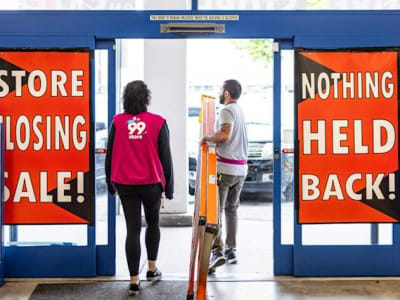 Persiapkan Keuangan dan Stok Barang Penting Sebelum Resesi Melanda