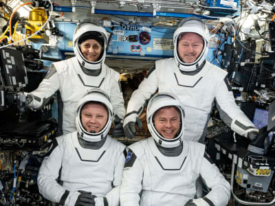 Astronaut Terjebak di Luar Angkasa Akibat Masalah Pesawat, Kembali dengan Bantuan SpaceX