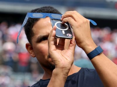 Cara Memotret Gerhana Matahari Sebagian dengan Smartphone Saat Matahari Terbit