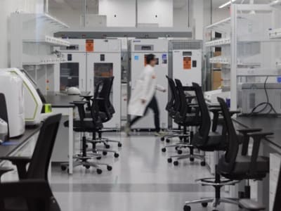 Pemotongan Dana Riset Trump Buat Ilmuwan AS Ragu dan Berniat Pindah