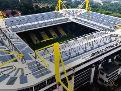 Borussia Dortmund Bangun Atap Surya Terbesar di Dunia untuk Stadion Hijau