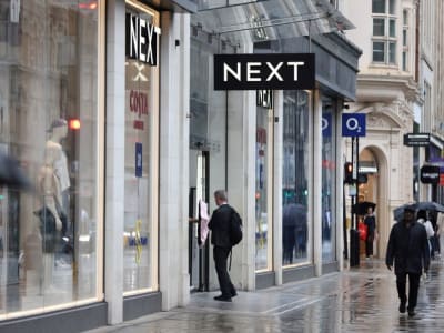 Next Raih Untung Besar Namun Investor Khawatir Tanpa Rencana CEO Baru