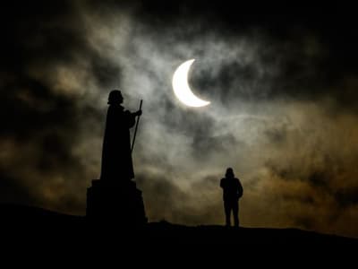 Gerhana Matahari Parsial Maret 2025: Fenomena Langka dan Penentu Awal Idul Fitri