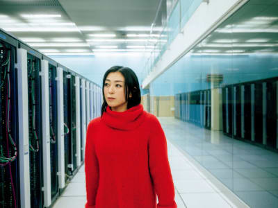 Mengungkap Misteri Materi Gelap dan Energi Gelap Bersama Utada di CERN