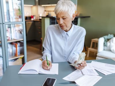 Bisakah Anda Pensiun Nyaman di Usia 66 dengan Rp 14.80 juta ($900.000) di Roth IRA dan Social Security Rp 36.18 ribu ($2.200) ?