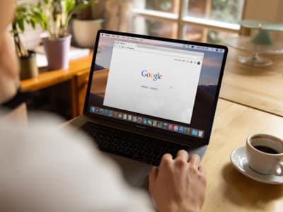 Alphabet Inc. dan OpenAI: Persaingan AI dan Pendanaan Besar yang Mengubah Pasar