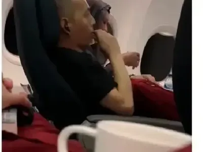 Garuda Indonesia Tegas Larang Penggunaan Rokok Elektrik di Pesawat