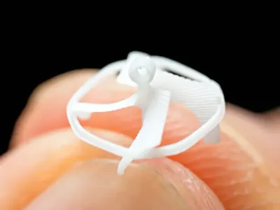 Robot Terbang Mikro Terkecil Terinspirasi Lebah dengan Kendali Magnetik