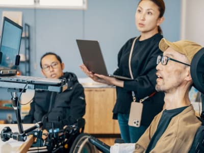 Teknologi AI Baru Ubah Sinyal Otak Jadi Ucapan Cepat untuk Pasien Lumpuh