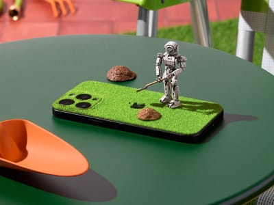 Dbrand Luncurkan Skin Gadget Bertema Rumput Sintetis yang Nyata dan Unik