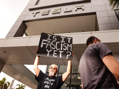 Penurunan Penjualan Tesla: Dampak Krisis dan Kontroversi Elon Musk di 2025