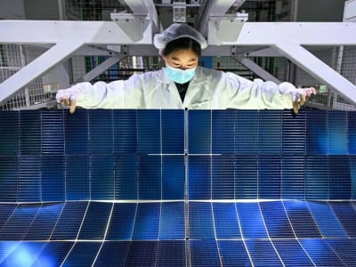 Langkah China Terlambat, Harga Panel Surya Dunia Diperkirakan Tetap Rendah Hingga 2025