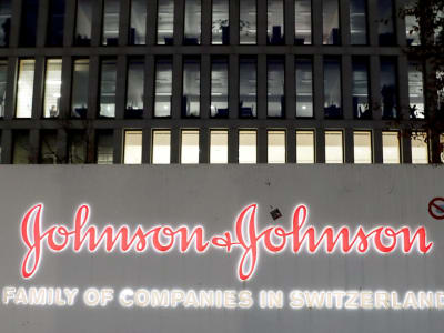 Pengadilan Tolak Penyelesaian Talc J&J, Saham Jatuh dan Litigasi Berlanjut