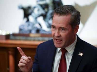 Kontroversi Penggunaan Aplikasi Signal oleh Penasihat Keamanan Nasional AS Trump