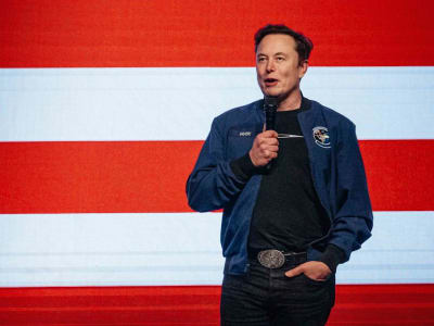 Volatilitas Saham AS Jelang Tarif Baru Trump dan Performa Perusahaan Besar