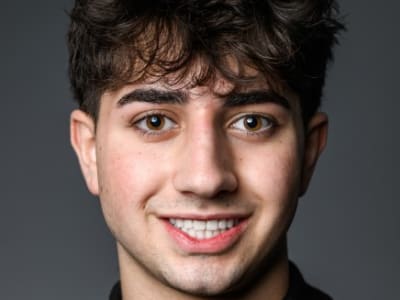 Zach Yadegari Ditolak 15 Universitas Top, Refleksi Penting Soal Esai dan Pendidikan