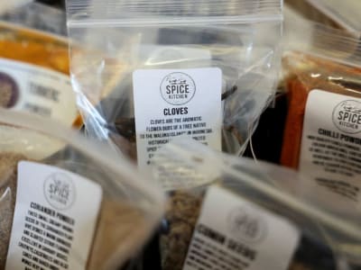 Kenaikan Tarif Impor AS Hampir 50% Picu Kekhawatiran Harga dan Investasi