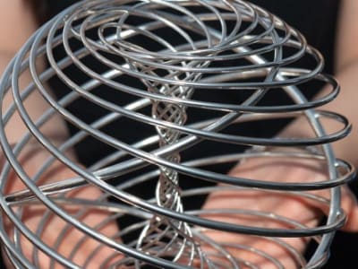 Lima Ilmuwan Raih Hadiah Besar atas Obat Penurun Berat Badan Revolusioner dan Kolaborasi Fisika CERN