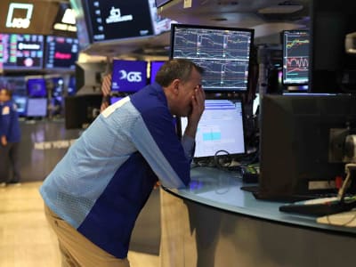 Pasar Saham Terpukul Setelah Trump Umumkan Tarif Baru, Apa Dampaknya?