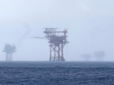 Kenali Strategi Investasi Cerdas di Pasar Minyak yang Volatil Tahun 2025