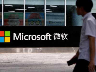Microsoft Hentikan Layanan di China, Isyarat Pemisahan Teknologi AS-China Semakin Kuat