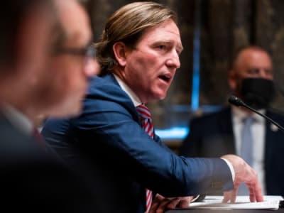 Trump Perintahkan Investigasi dan Cabut Izin Keamanan Mantan Direktur CISA