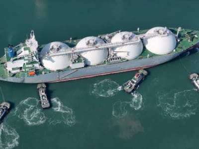 Harga LNG Asia Turun Terendah dalam Setahun Karena Perang Dagang dan Stok Tinggi