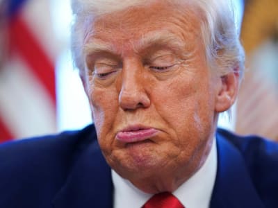 Trump Berlakukan Pengecualian Tarif Produk Elektronik Untuk Redakan Tekanan Industri Teknologi