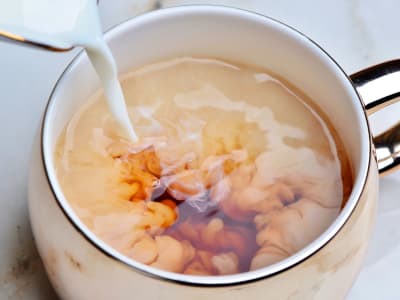 Rahasia Teh dan Susu: Bagaimana Fisher Mengubah Cara Kita Memahami Statistik