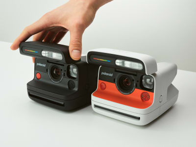 Polaroid Flip, Kamera Instan Canggih dengan Fitur Peringatan Foto Buruk