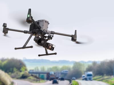 DJI Kenalkan Speaker Super Keras dan Spotlight untuk Drone Keamanan Publik